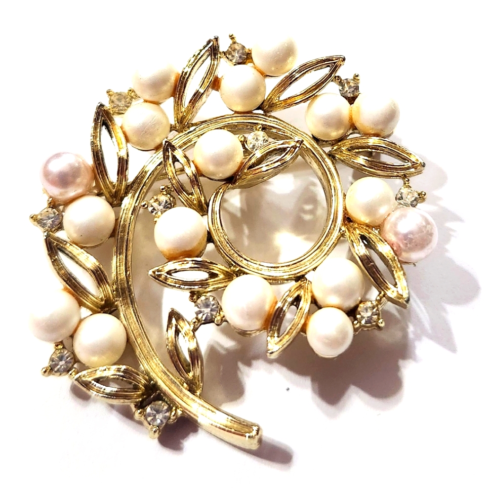 Vtg Lisner Gold Tone Faux Pearl Rhinestone Leaf Pin Brooch